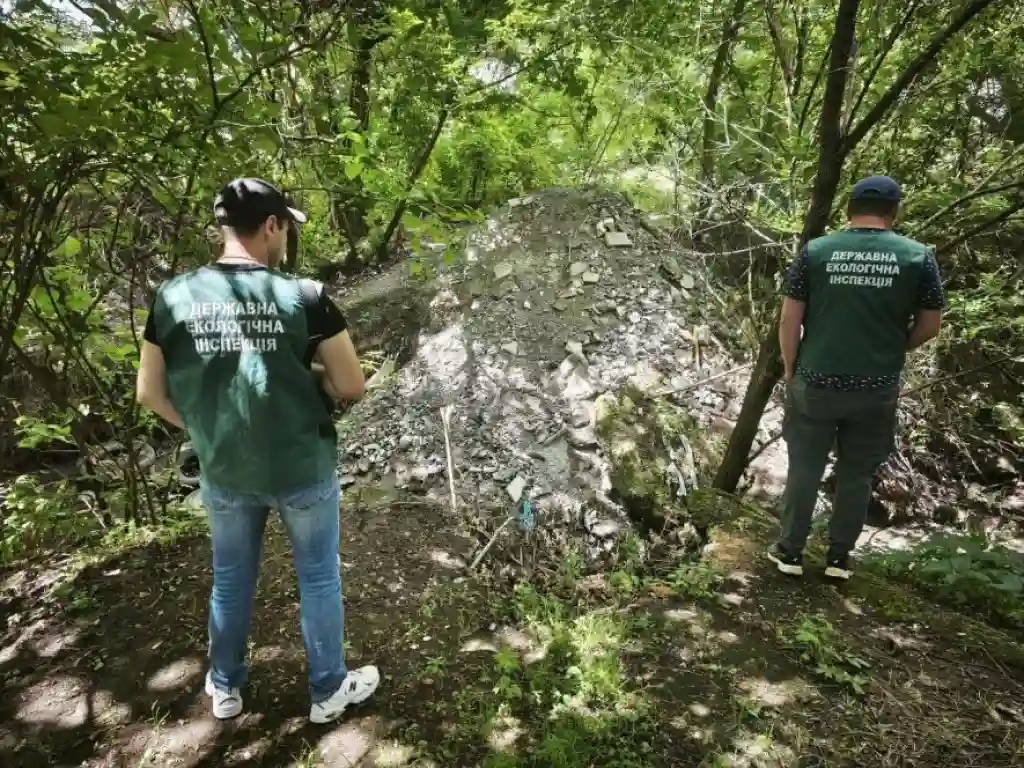 У Запорізькому районі виявили незаконне сміттєзвалище: збитки перевищили 4,4 мільйона гривень