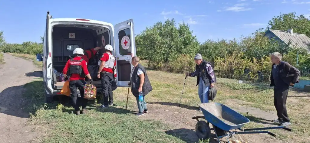 З прифронтового села на Гуляйпільщині евакуювали двох жінок до Запоріжжя