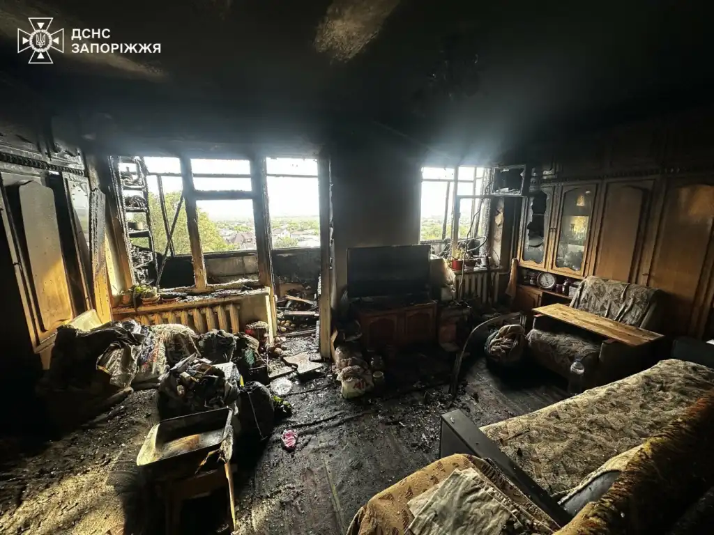 У Запоріжжі під час пожежі в багатоповерхівці врятували 75-річну жінку