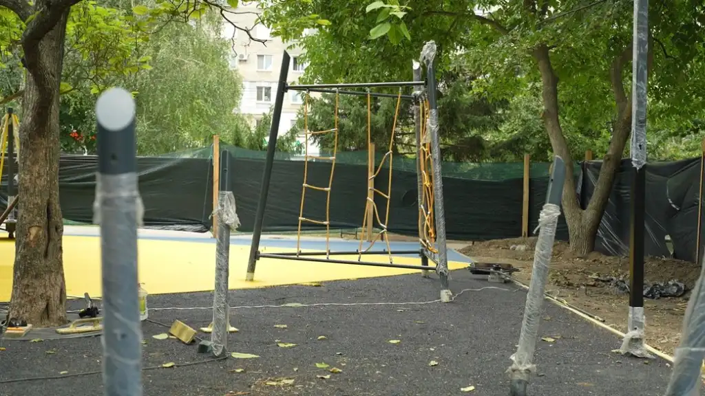 У Запоріжжі за понад 1,3 мільйона відремонтують дитячий і спортивний майданчики у сквері Бочарова
