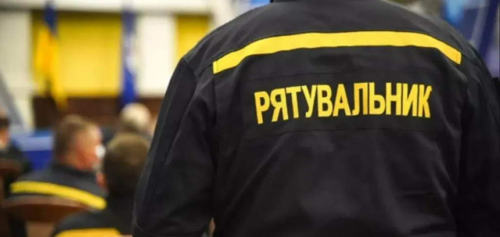 У Таврійському на Запоріжжі через обстріл загорівся автомобіль