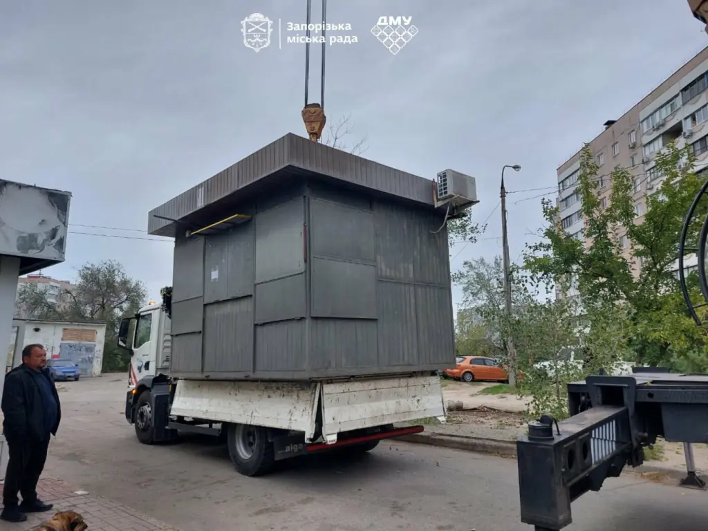 У Запоріжжі знесли кіоск без дозвільних документів