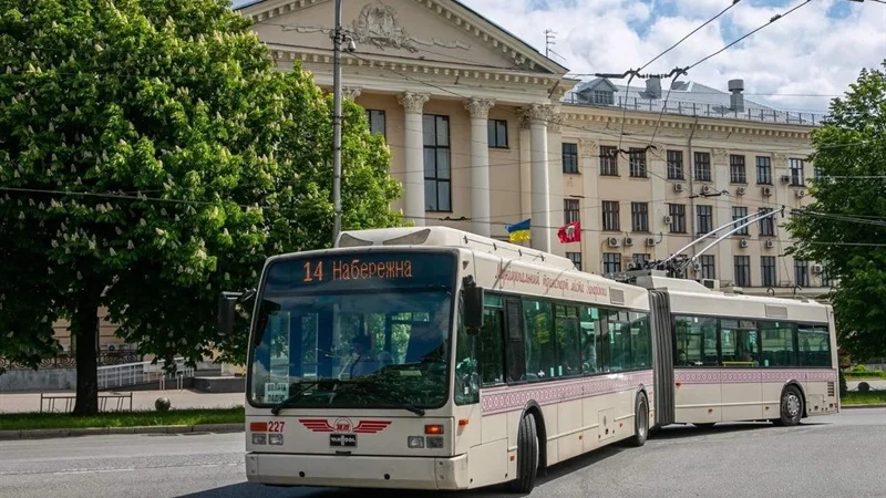 У Запоріжжі тимчасово змінять маршрути тролейбусів через ремонт на проспекті Соборному