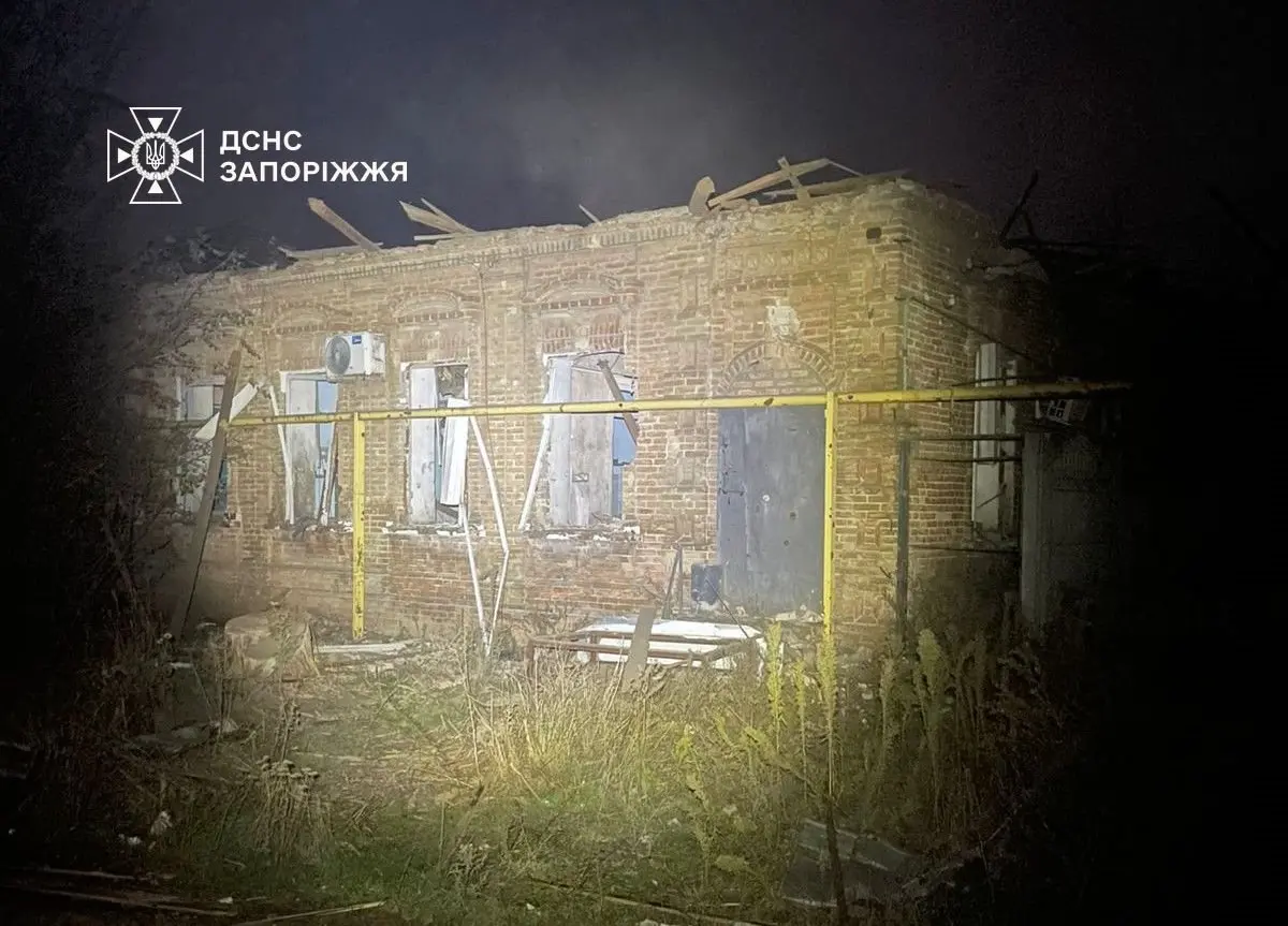 На Запоріжжі через обстріли загорілися склад і два житлові будинки