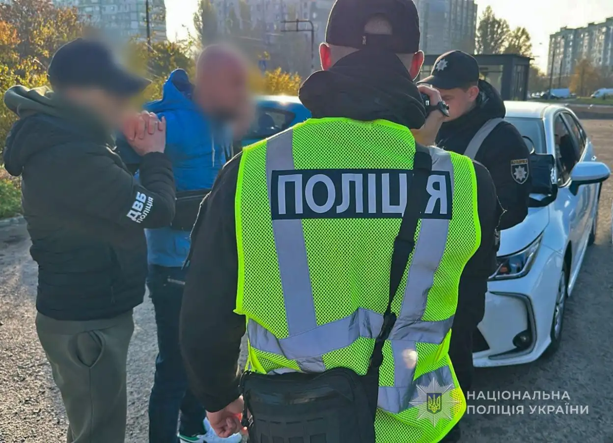 У Запоріжжі затримали інструктора, який продавав “допомогу” при складанні іспитів на водійські права
