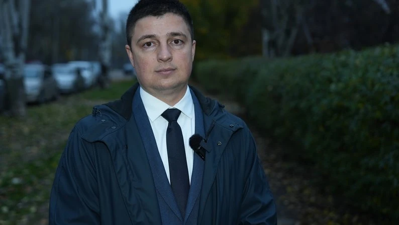 МАФи на даху колишнього кінотеатру в Запоріжжі – хто має їх забрати