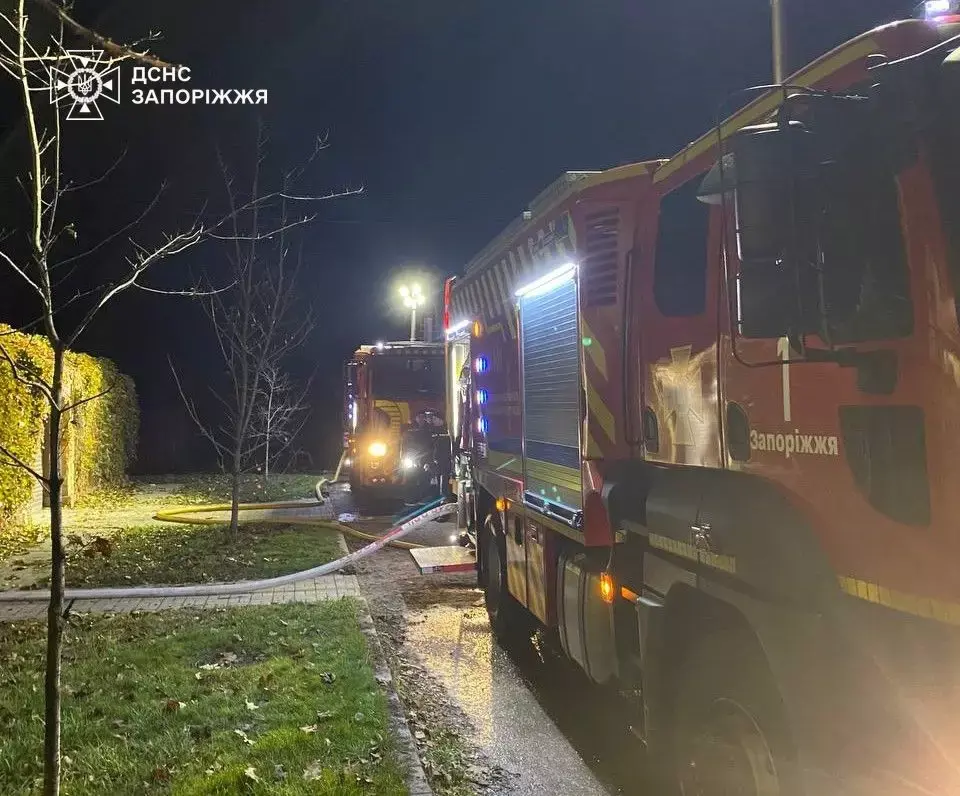 У Запоріжжі вночі сталася пожежа в будинку з установленими сонячними панелями