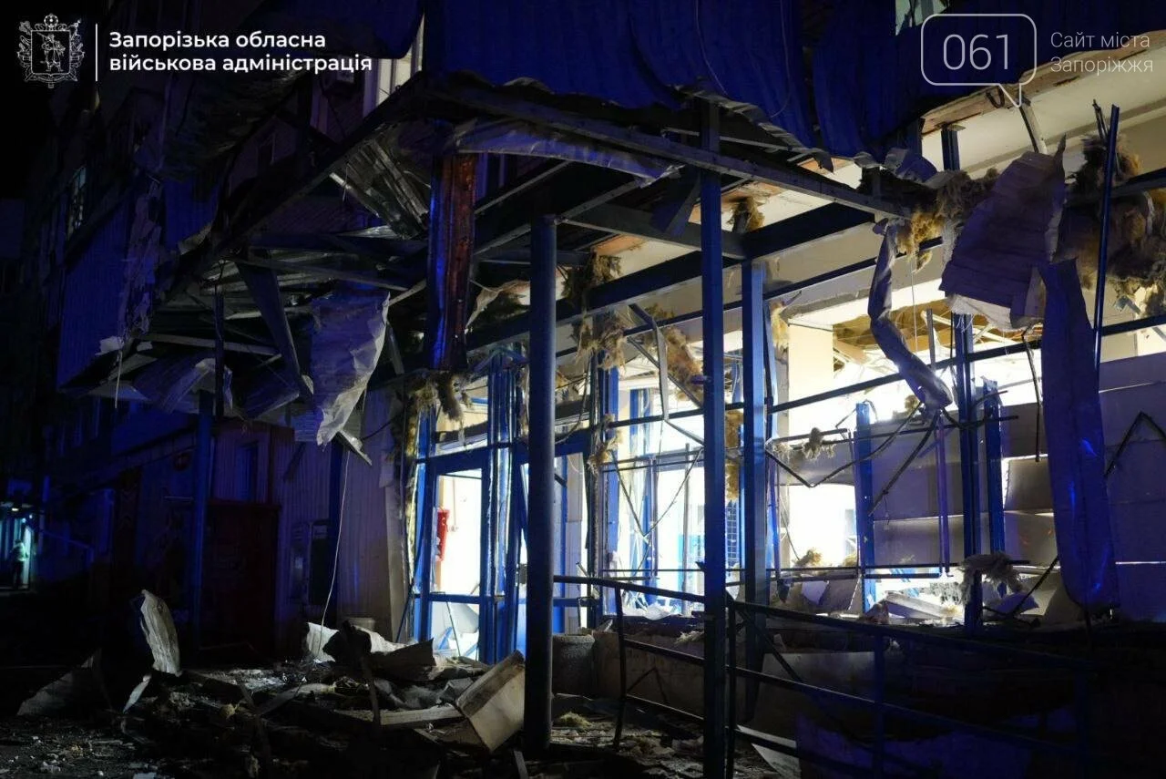 У Запоріжжі оприлюднили фото наслідків удару по житловому кварталу