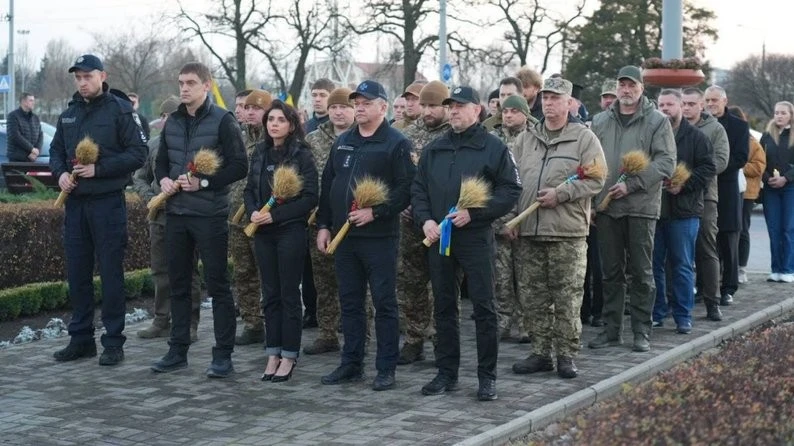 У Запоріжжі вшанували пам’ять жертв Голодоморів у День скорботи