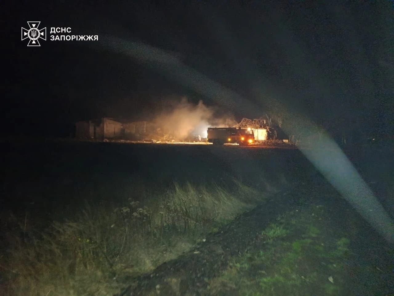 Дві пожежі і вибухонебезпечні знахідки: наслідки обстрілів у Запорізькому районі