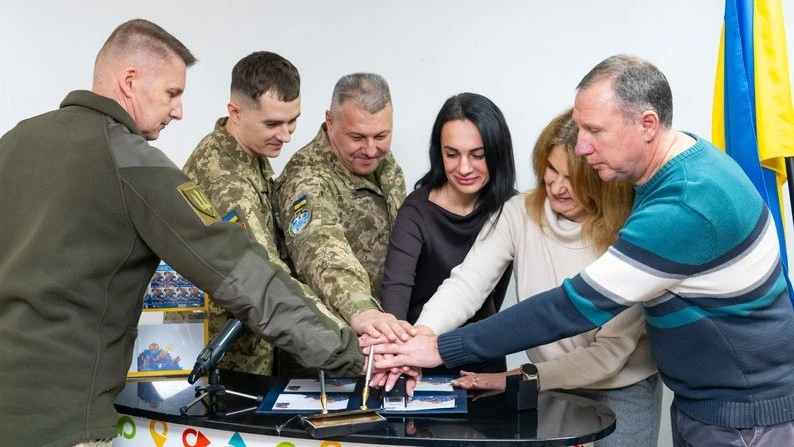 У Запоріжжі презентували нову марку Укрпошти «Сила у вогні» на честь артилеристів