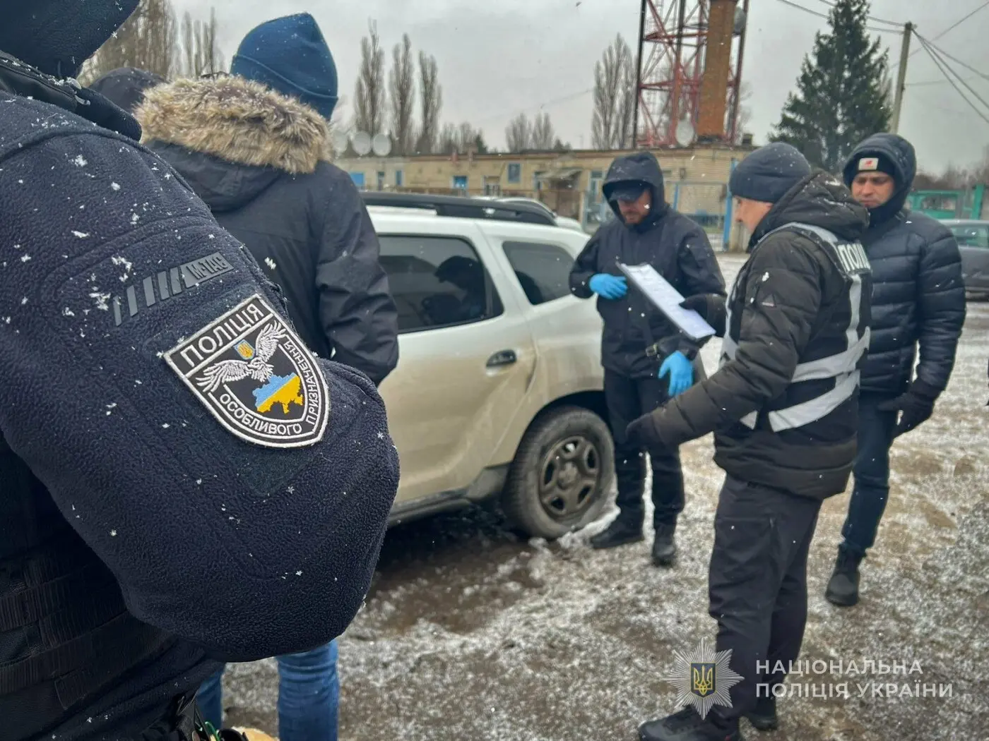 У Запоріжжі затримали чоловіка за продаж автоматичної зброї