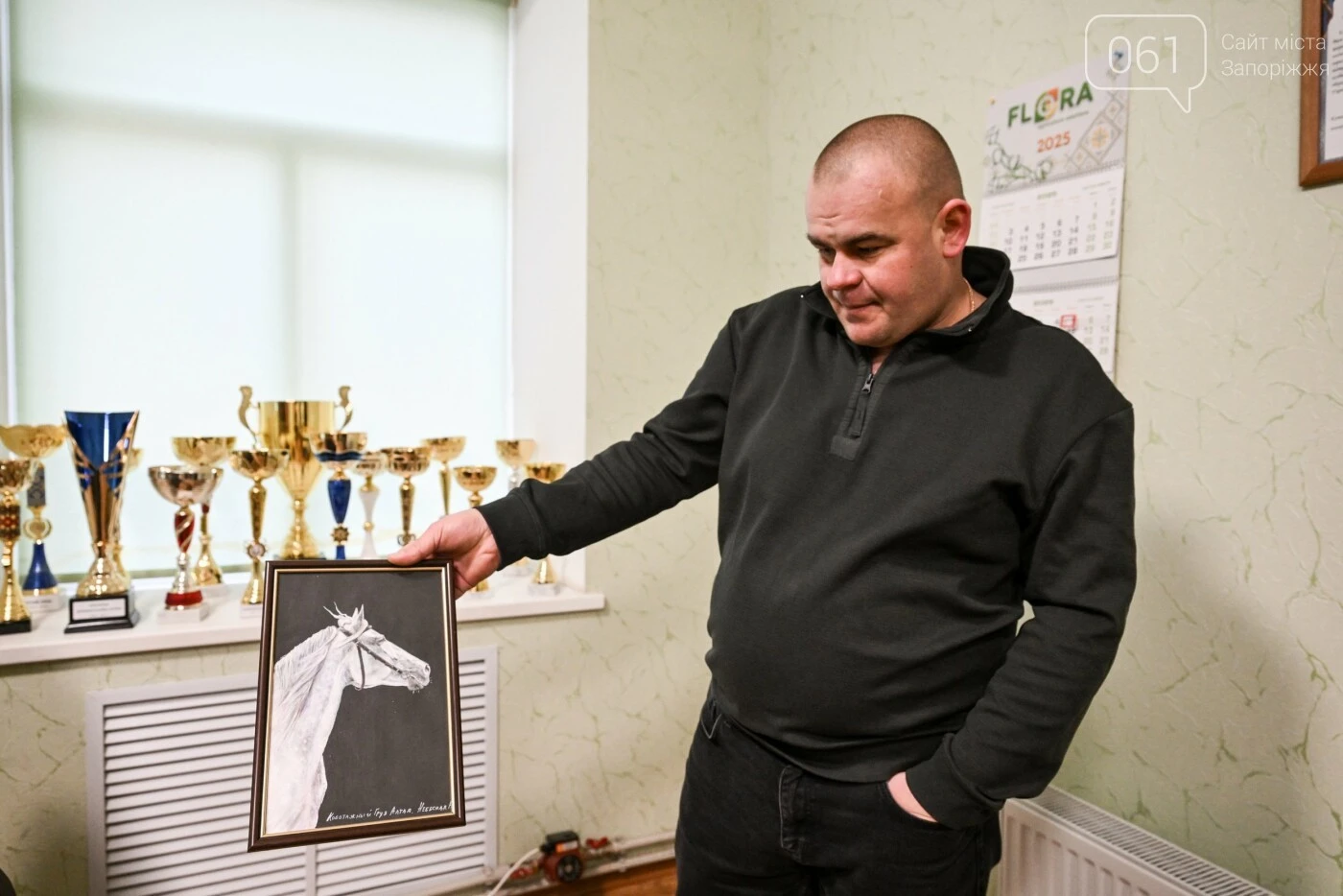 Коней вивозять подалі від фронту: як запорізький кінний завод рятує скакунів під обстрілами