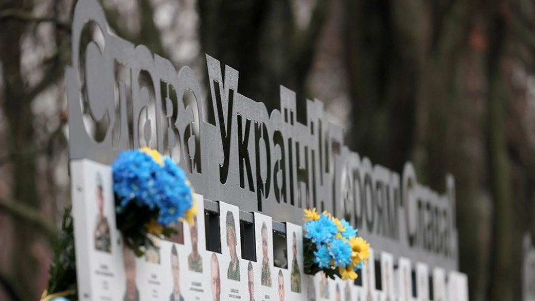 Запорізька Алея пам’яті поповнилася портретами: додали чотири стенди з фото полеглих захисників