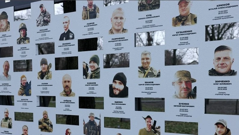Запорізька Алея пам’яті поповнилася портретами: додали чотири стенди з фото полеглих захисників