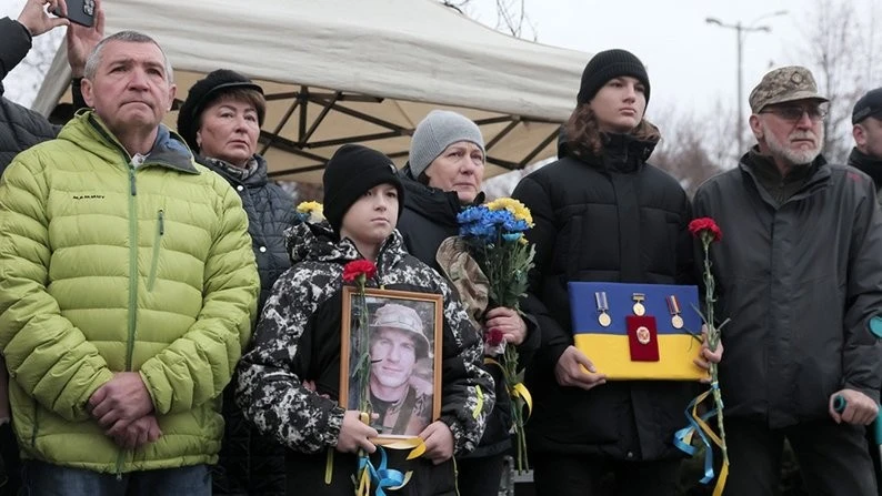 Запорізька Алея пам’яті поповнилася портретами: додали чотири стенди з фото полеглих захисників