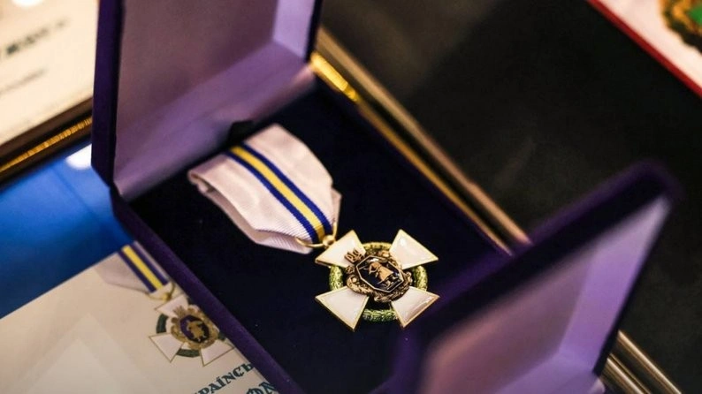 Запоріжжя відзначило День ЗСУ: нагороди для захисників і родин полеглих Героїв