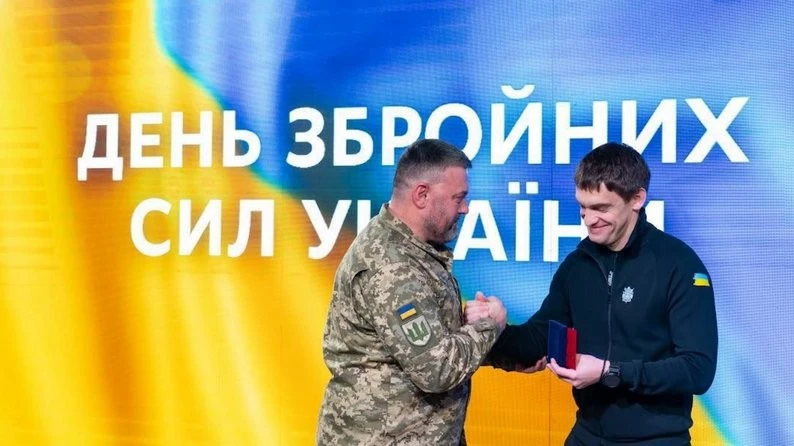 Запоріжжя відзначило День ЗСУ: нагороди для захисників і родин полеглих Героїв