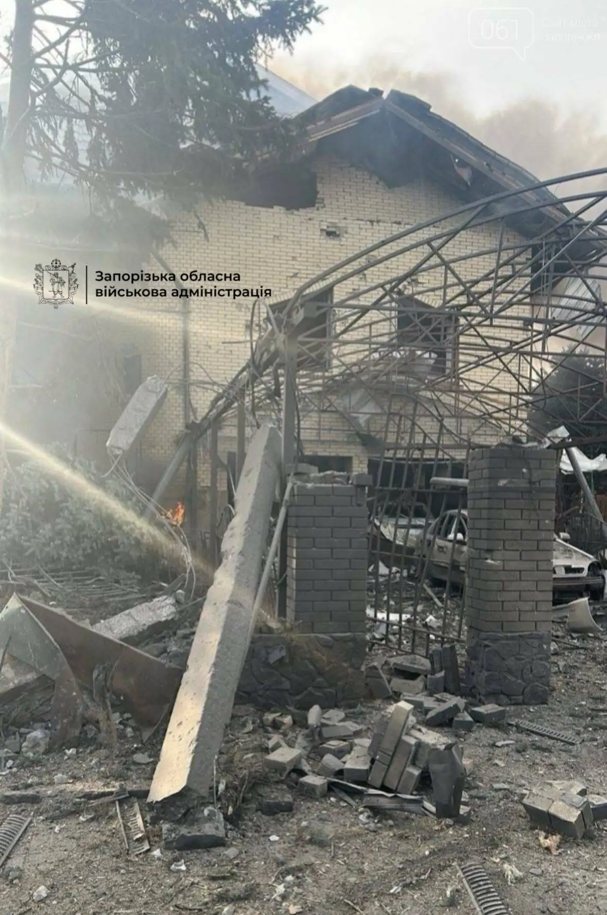 Удар по Запоріжжю серед дня: у місті фіксують руйнування та змінюють схеми руху