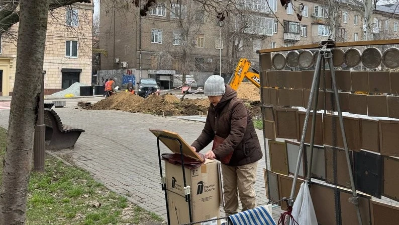 Туалет замість картин: запорізькі художники вимагають пояснень через будівництво на майдані Митців