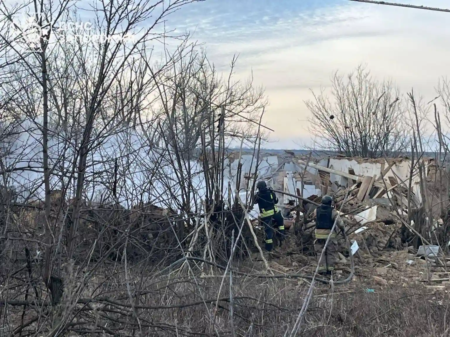 Нічна крадіжка у Запоріжжі: з авто військового винесли обладнання та колеса