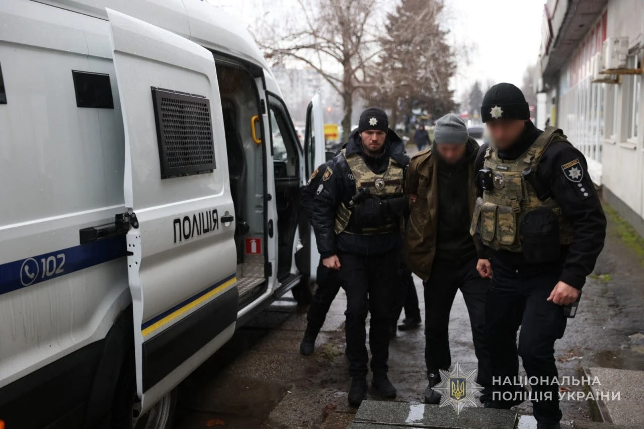 Десятирічна втеча завершилась арештом: у Запоріжжі затримали підозрюваного в грабежі