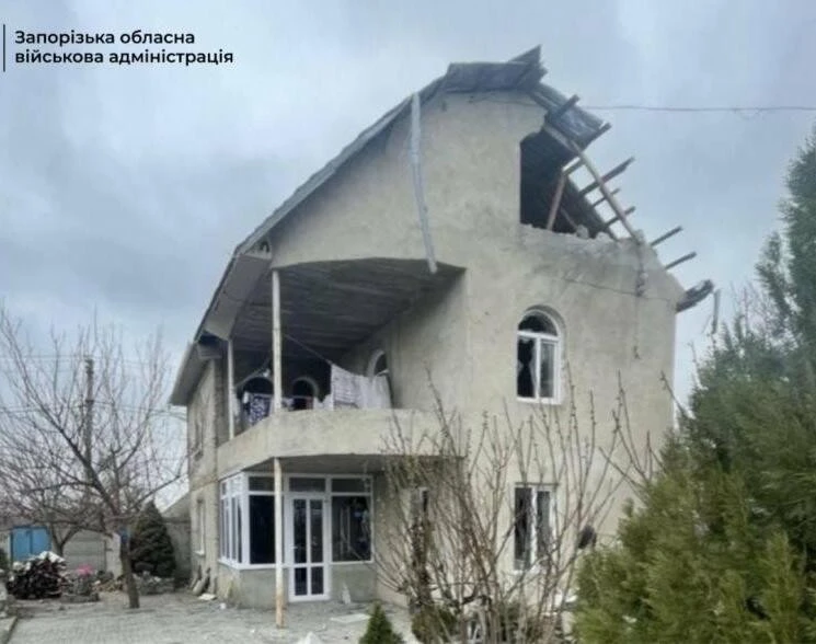 Удар по Юрківці: авіабомби зруйнували будинок, поранений місцевий житель