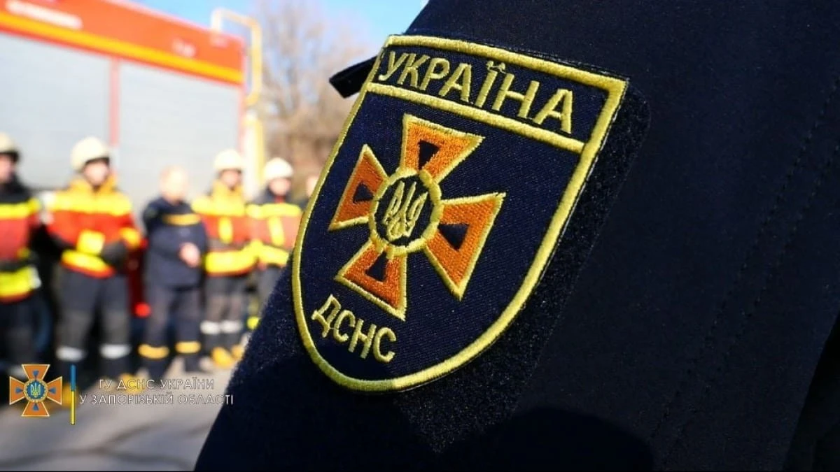 Вогонь після обстрілів: рятувальники ліквідували масштабні пожежі у Запорізькому районі