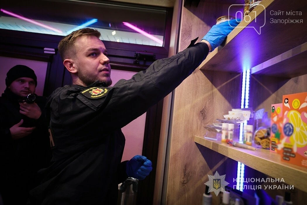 Під вивіскою вейп-шопів: поліція викрила масштабний наркобізнес у 11 областях України