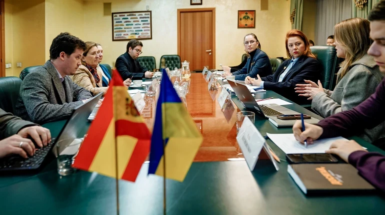 Іспанія посилює підтримку відбудови України: нові 200 мільйонів євро для ключових галузей