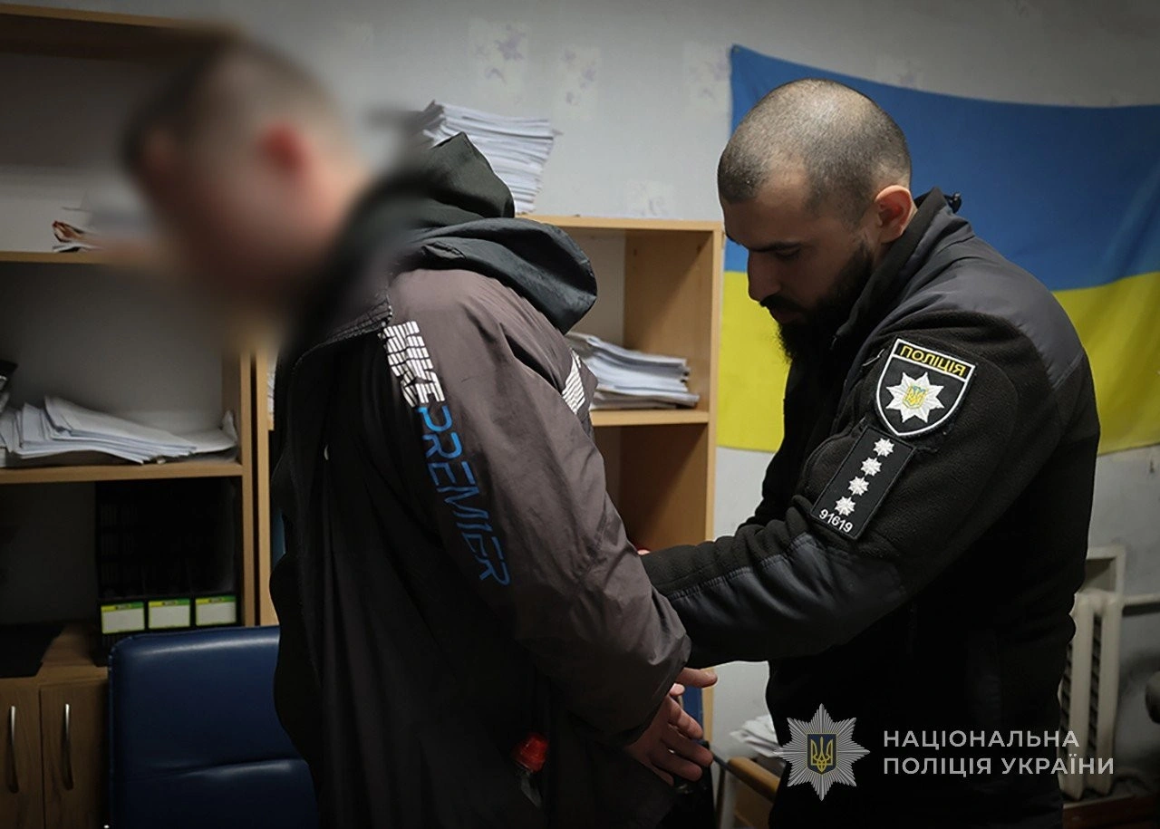 Трагедія біля під’їзду в Запоріжжі: правоохоронці затримали підозрюваного у вбивстві молодика