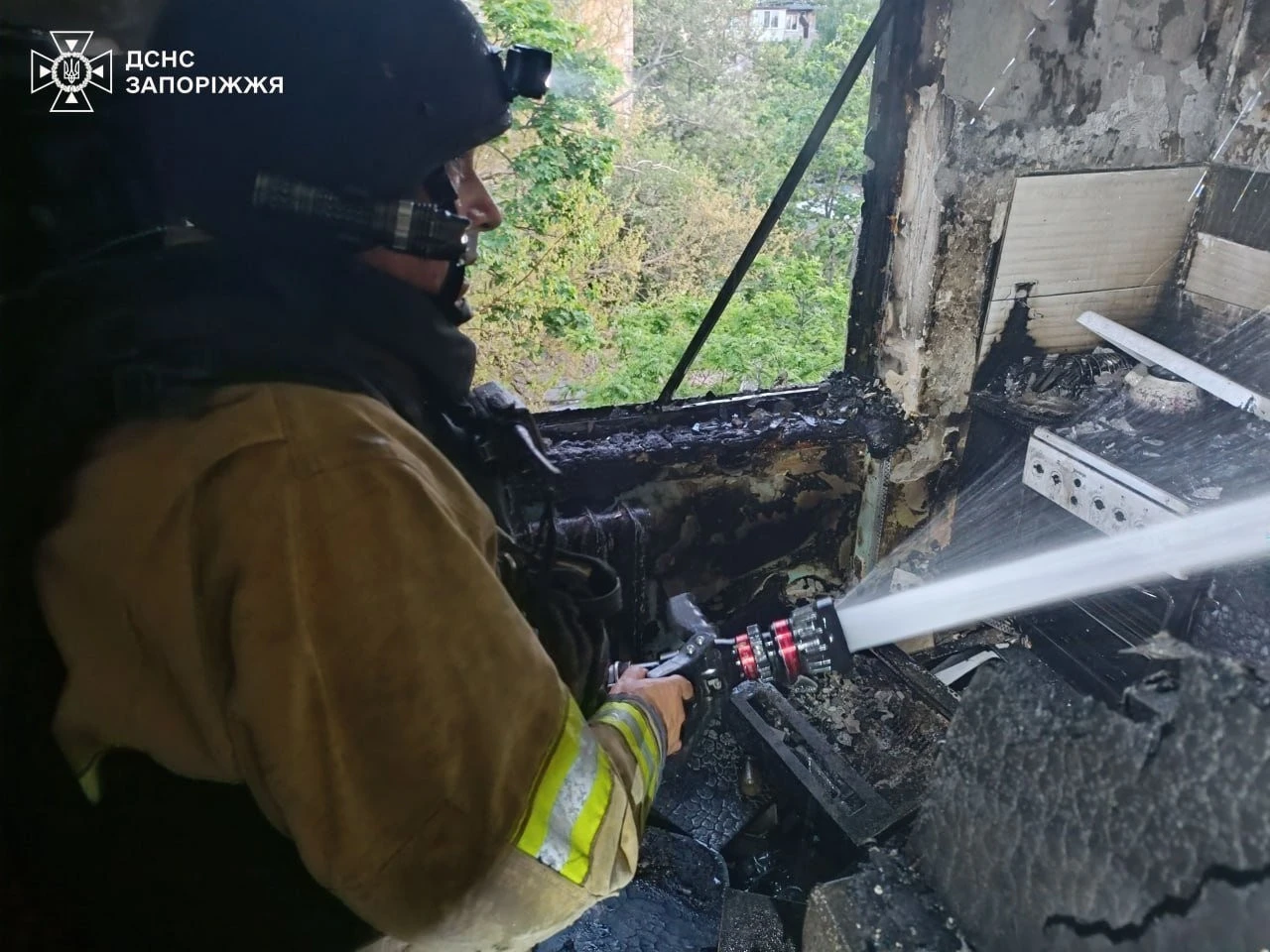 Чотири вибухонебезпечні предмети та шість пожеж: наслідки ворожих обстрілів Запоріжжя та району