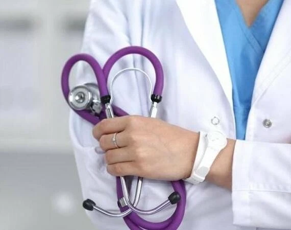 Медики Запоріжжя повернули до життя 15-річну дівчину після клінічної смерті через обстріл