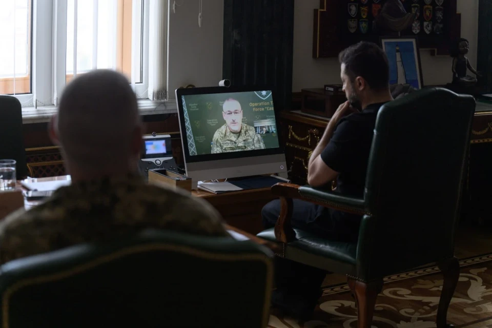 Формування відповіді на активність ворога: Зеленський провів робочу зустріч із генерал-майором Ніколюком